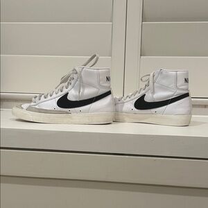 Women’s Hightop Nike Blazers